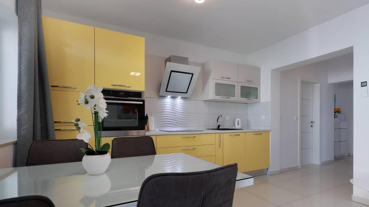 נובליה Apartmani "Villa Barbara" מראה חיצוני תמונה
